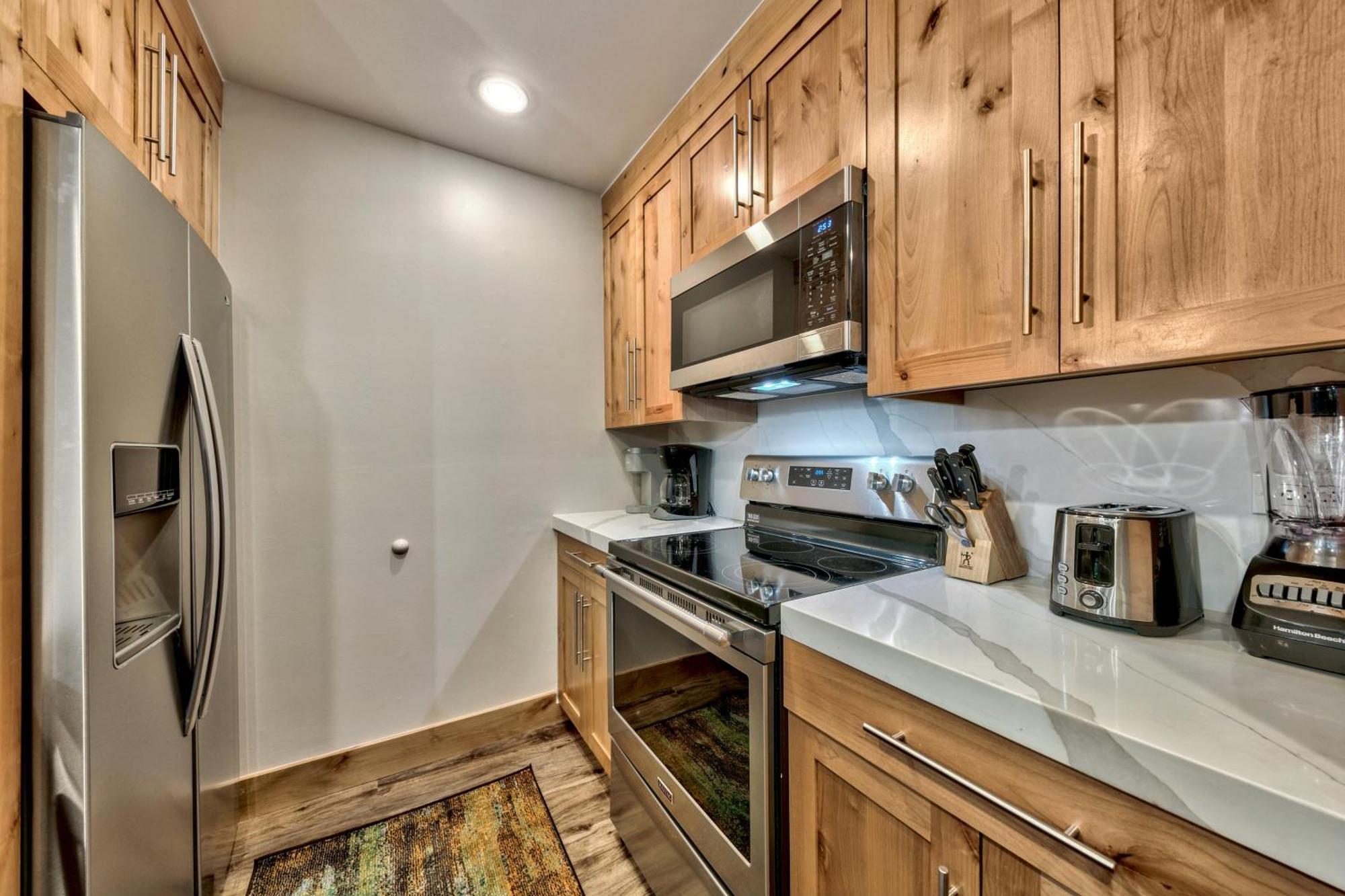Lakeland Village 426 - Lakeland Luxury - Remodeled South Lake Tahoe Exterior photo